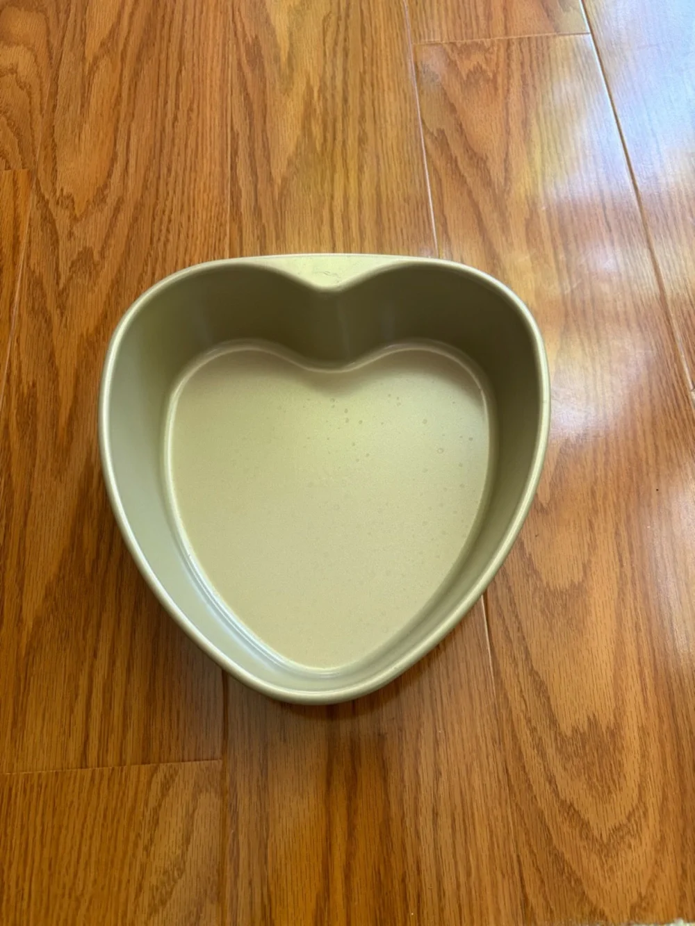 Crofton Heart-Shaped Nonstick Cake Pan in Gold - 9 X 8.5 inch
